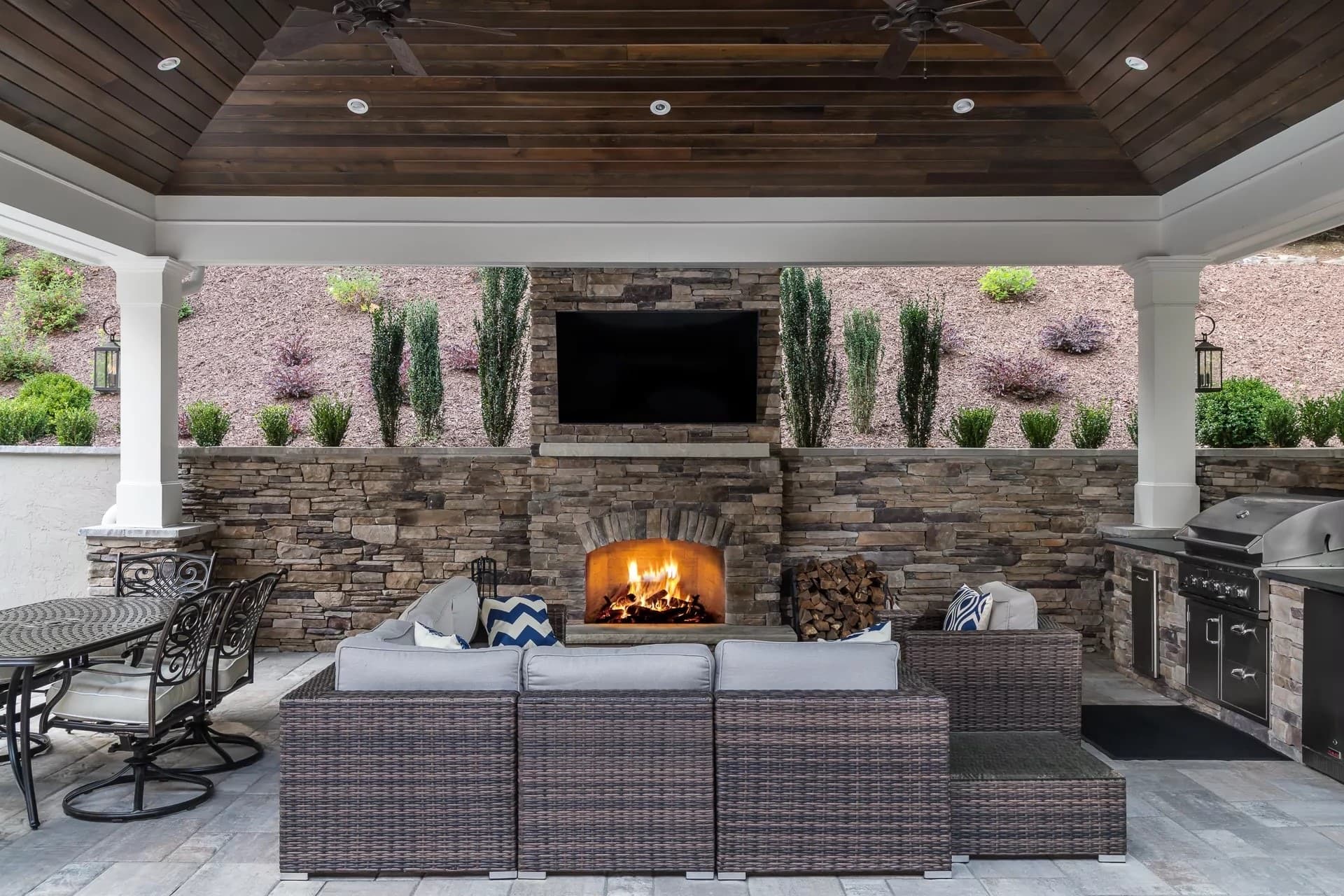 Hopewell Outdoor Kitchen and Pergola